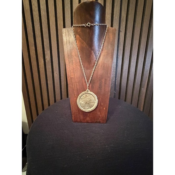 Vintage Pewter Pendant/Necklace Elk/Deer - Metzke 1974 - 2.25" dia/28" chain - Picture 5 of 6